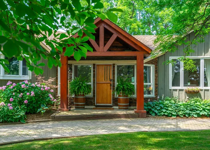 Vineyard Villa Niagara-on-the-Lake